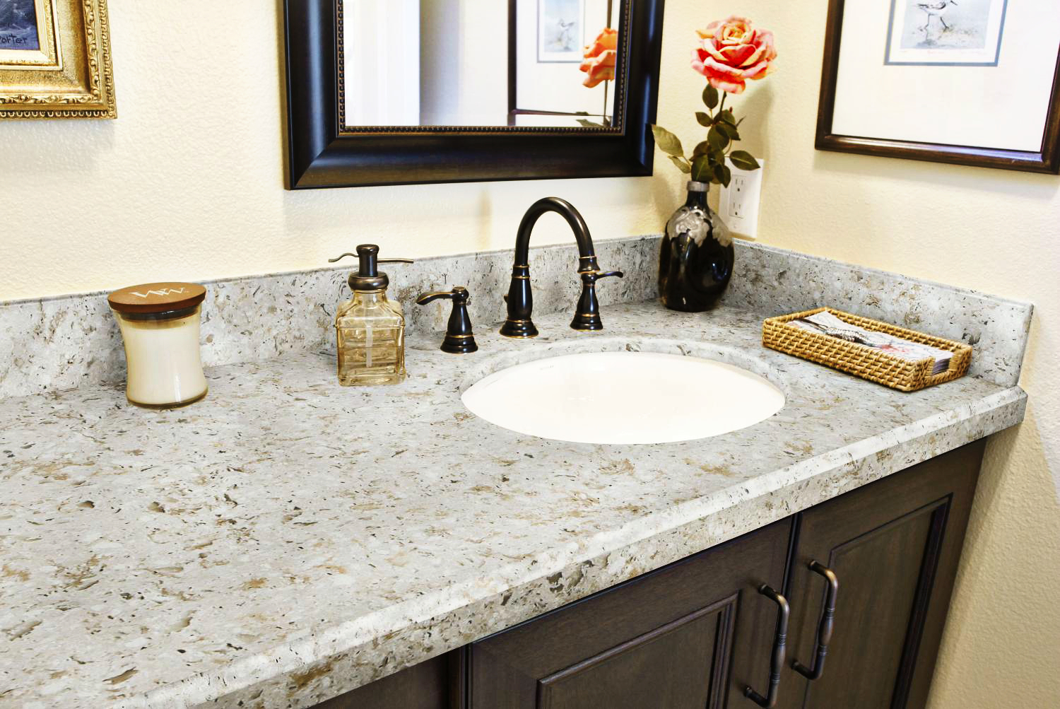 <span style="font-weight: bold;">Столешницы для ванной</span>